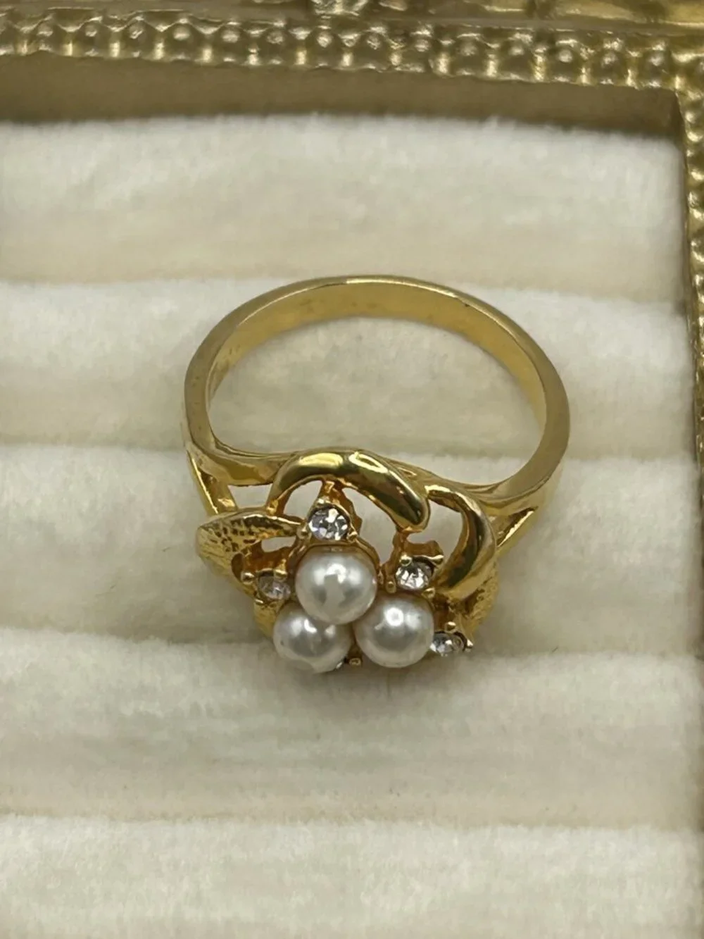 Vintage Cottagecore Faux Pearl Rhinestone Gold Tone Flower Ring Size 7 Romantic - Picture 15 of 16